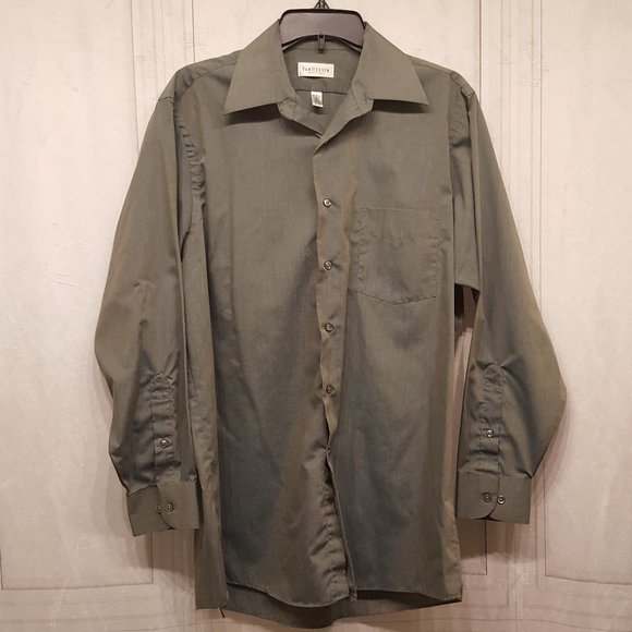 Van Heusen Wrinkle Free Dress Shirt Size Med with 15.5 Neck 32/33 - Picture 1 of 12